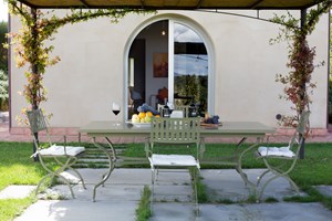 Outside dinning area